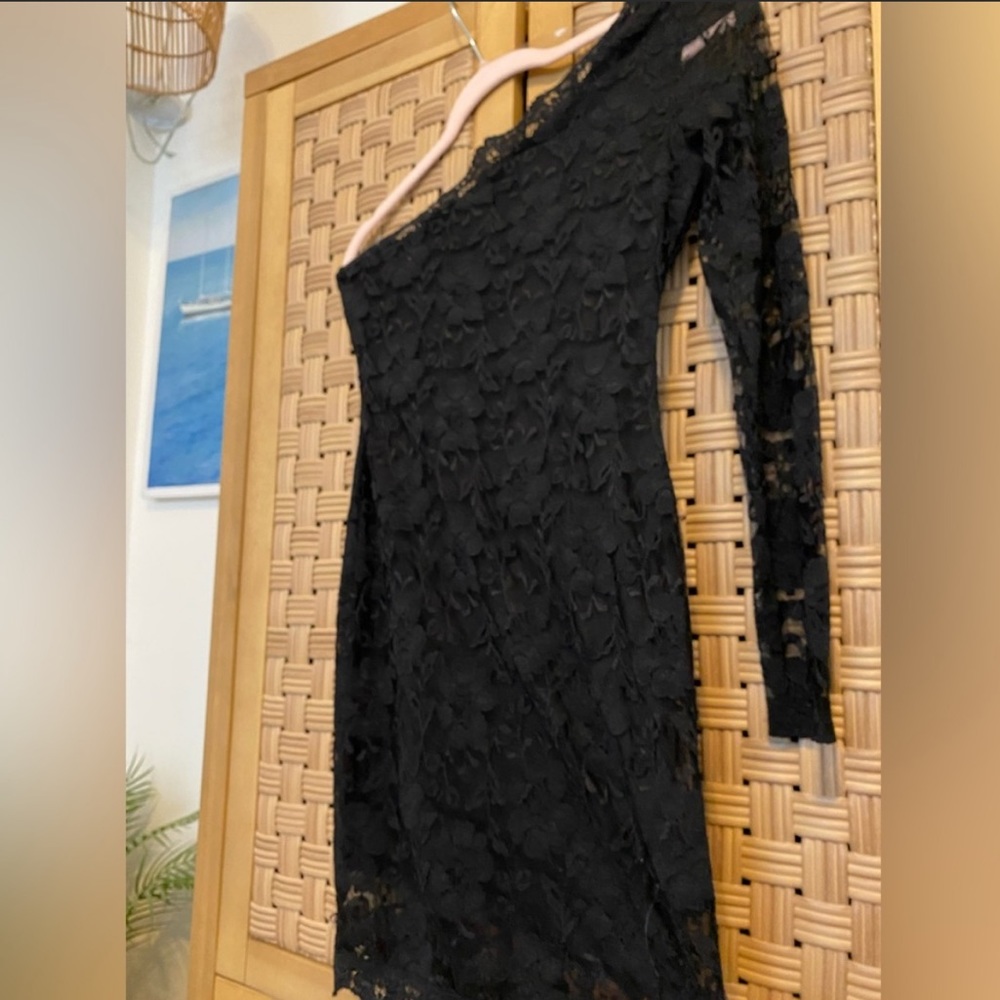 WINSOR One Shoulder Long Sleeve Laced Dress